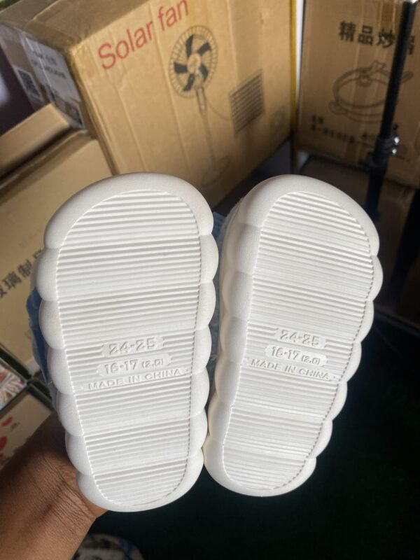 Thick sole slippers - Image 2