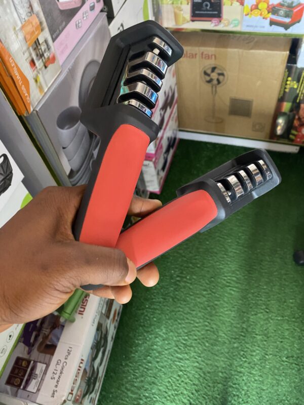 Knife sharpener